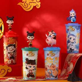从哪吒到主题乐园：头部IP如何撬动200+品类衍生品市场？