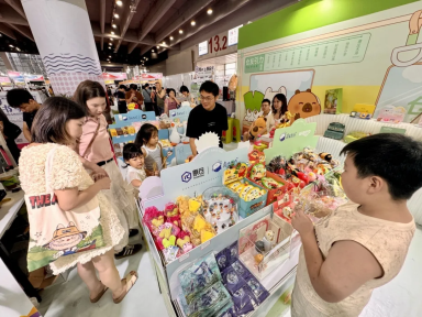 “仓友引力”闪耀2025南国书香节，开启东盟出海新篇章！